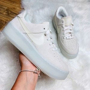 Air force 1 sage sales low lx phantom white